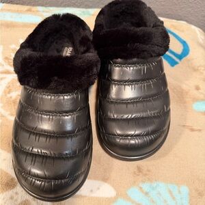 Skechers Foamies Cozy Camper women’s Size 8~Faux Fur Lined Slippers~EUC‼️